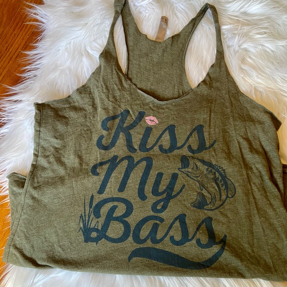 “Kiss my bass” graphic camo green tank top